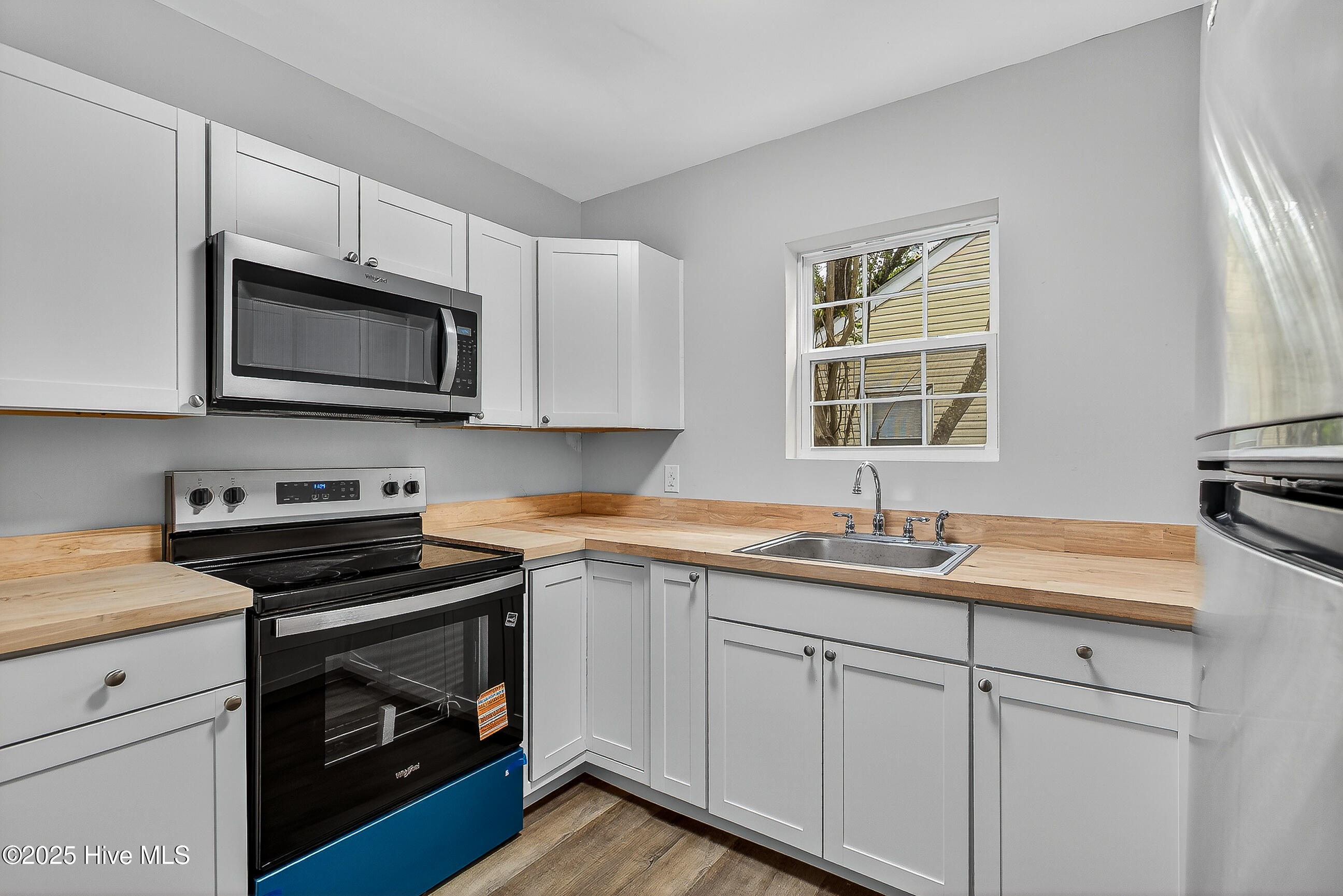 122 Sherwood Road Jacksonville, NC 28540 - Photo 8 of 29 08