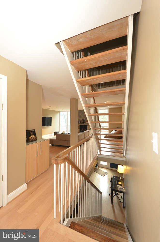 1680 Chimney House Road Reston, VA 20190 - Photo 16 of 30 Interior (General)