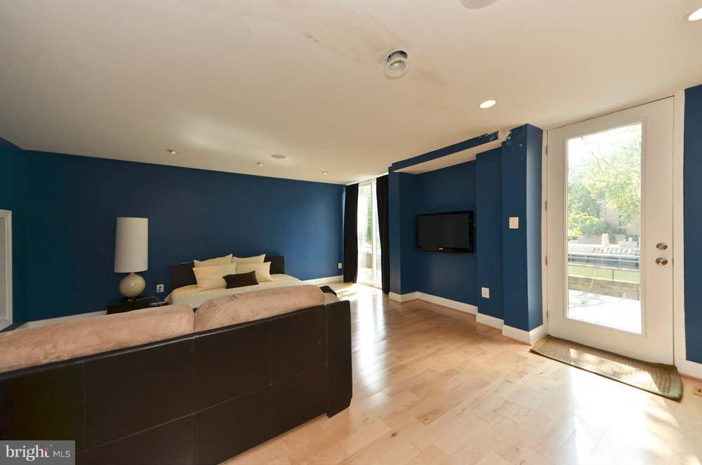 1680 Chimney House Road Reston, VA 20190 - Photo 24 of 30 Master Bedroom 2