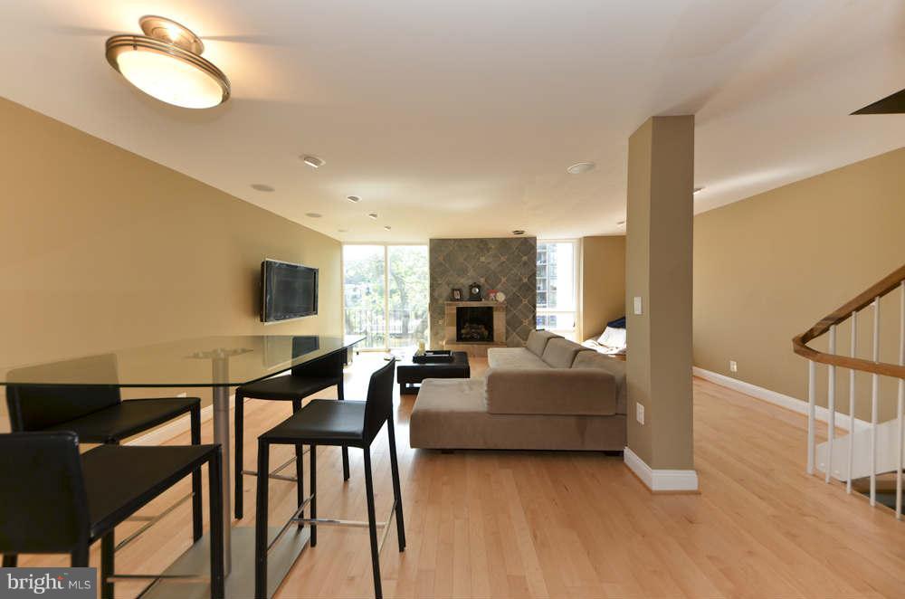 1680 Chimney House Road Reston, VA 20190 - Photo 10 of 30 Dining Room