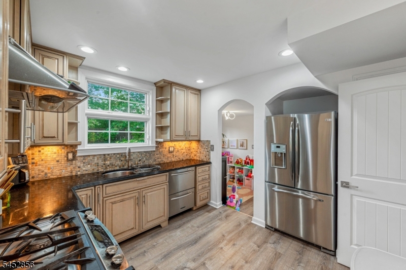 370 Putnam Road Union, NJ 07083 - Photo 6 of 23 Gallery Image 6