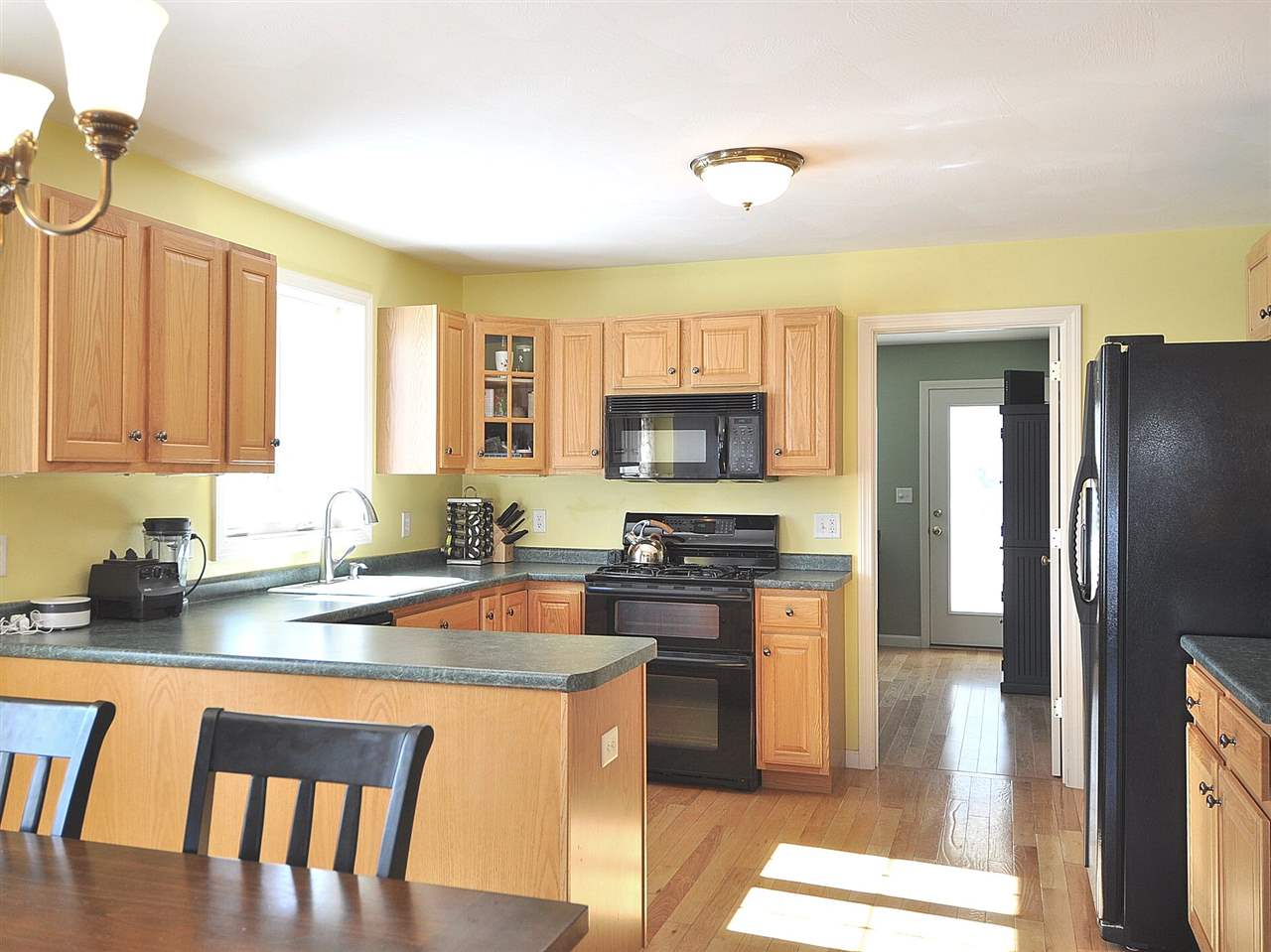 84 Brookview Road Windham, NH 03087 - Photo 6 of 30