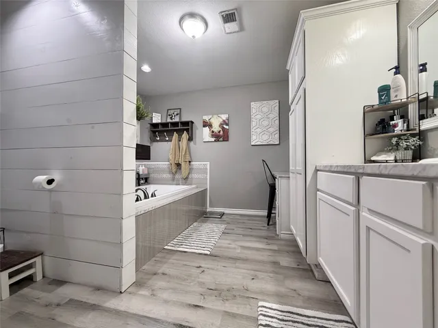 $295,000 | 1920 Galway Drive, Vidor, TX 77662