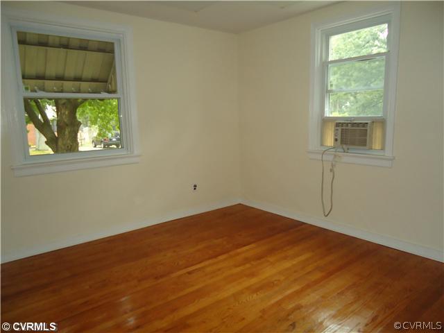 1607 Foster Road Richmond, VA 23226 - Photo 20 of 22 Bedroom - 3rd bedroom with hardwood flooring.