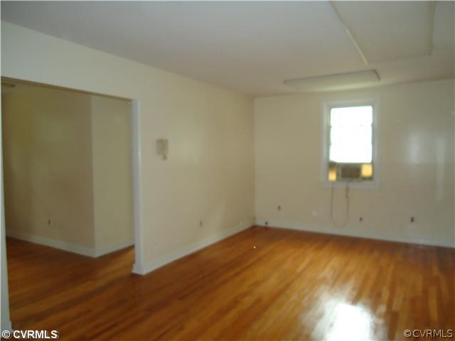 1607 Foster Road Richmond, VA 23226 - Photo 8 of 22 Living Room - Living Room with Hardwood Floor