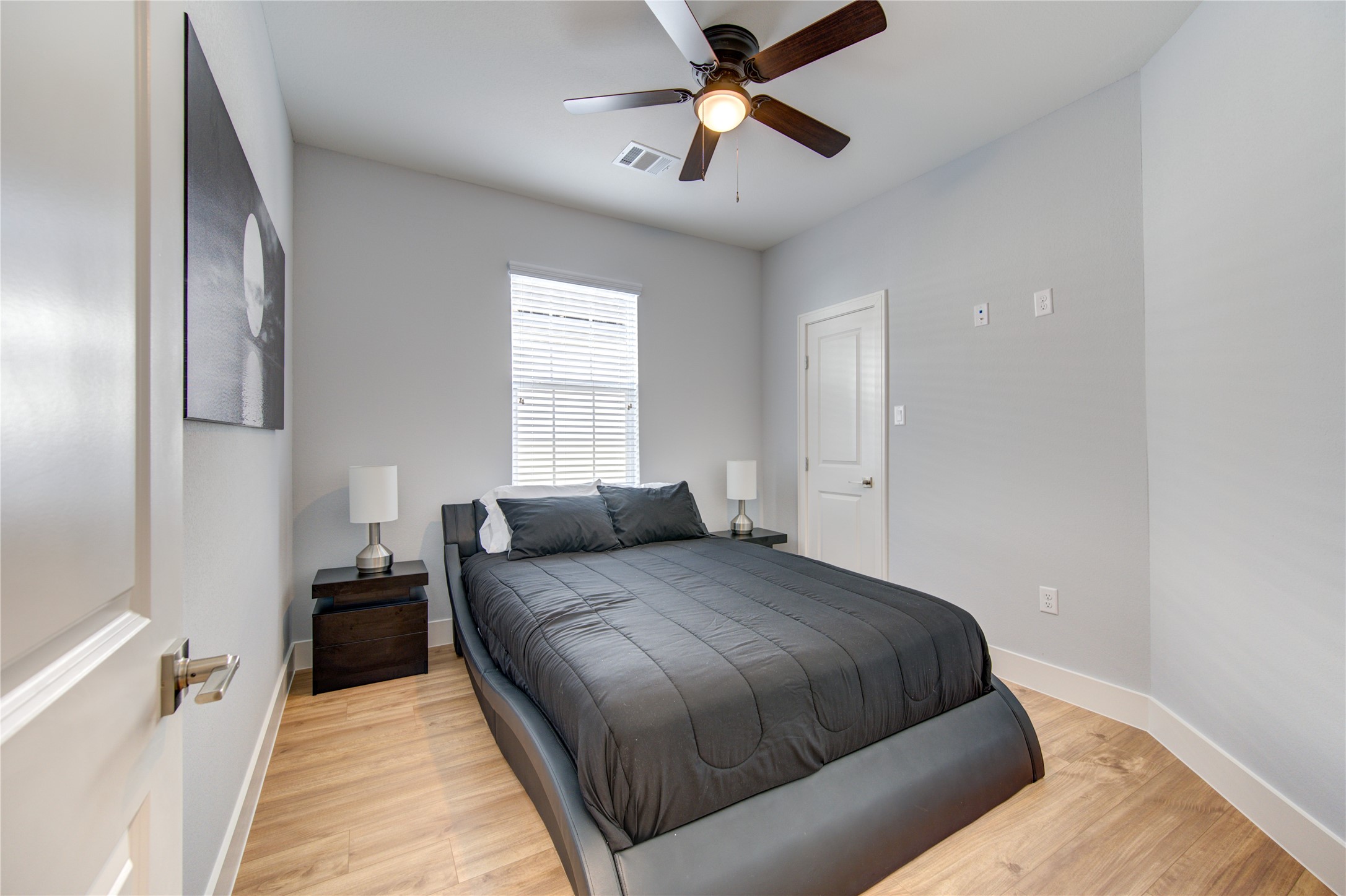 10021 Alfred Lane, Unit B Houston, TX 77041 - Photo 36 of 46 a bedroom with a bed and window