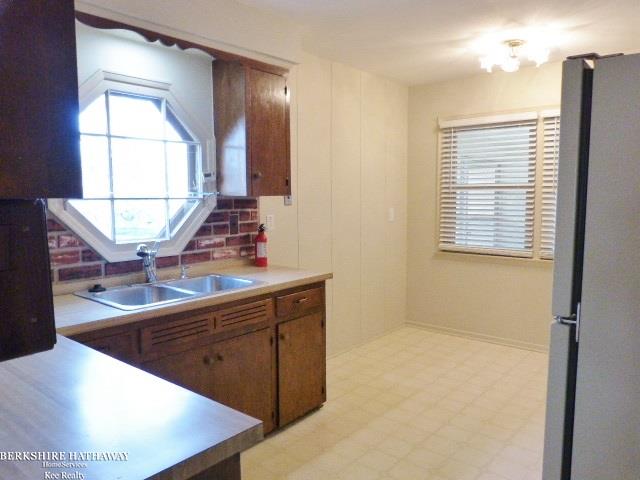 482 Lexington Road Grosse Pointe, MI 48236 - Photo 9 of 25 31367705-8.JPG