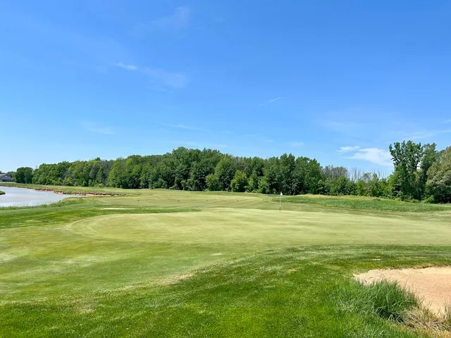 $57,900 | 618 Linksview Court, Unit 132, Wrightstown, WI 54180