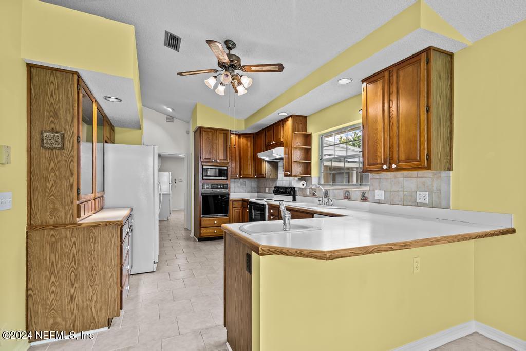 5586 Steamboat Road St. Augustine, FL 32092 - Photo 12 of 69 5586 Steamboat-45