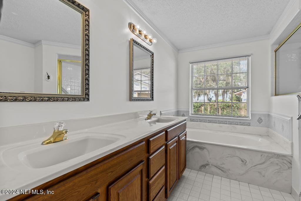 5586 Steamboat Road St. Augustine, FL 32092 - Photo 18 of 69 Primary En-Suite