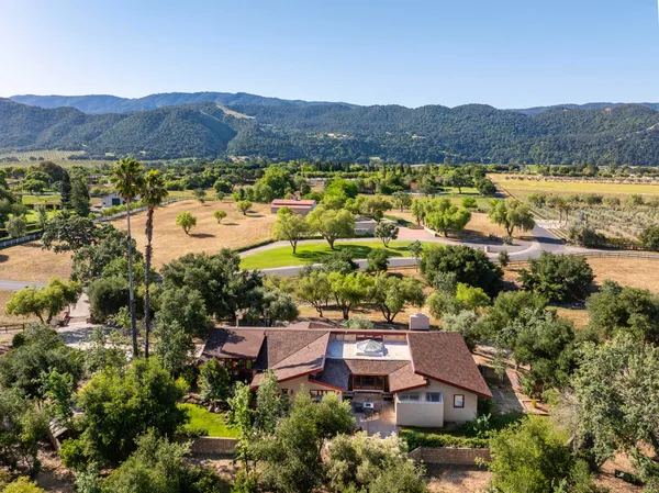 $2,950,000 | 305 White Oak Road, Santa Ynez, CA 93460