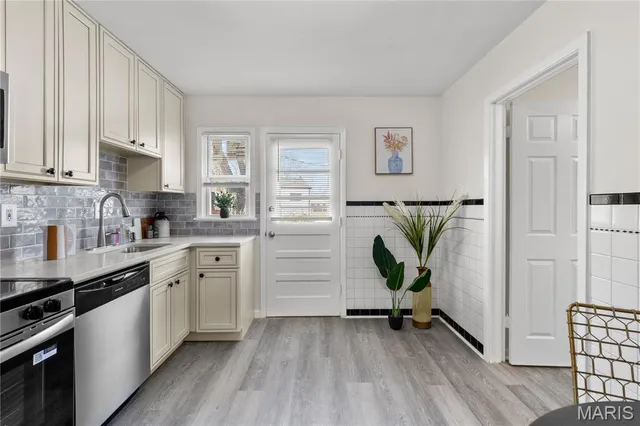 $184,000 | 225 South St Charles Street, Florissant, MO 63031