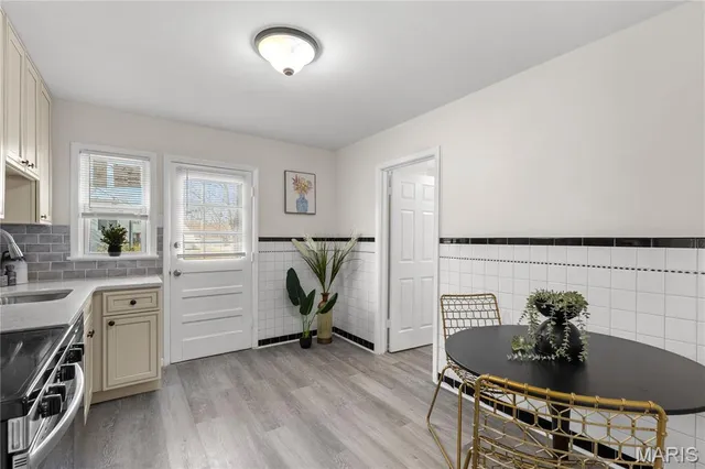 $184,000 | 225 South St Charles Street, Florissant, MO 63031