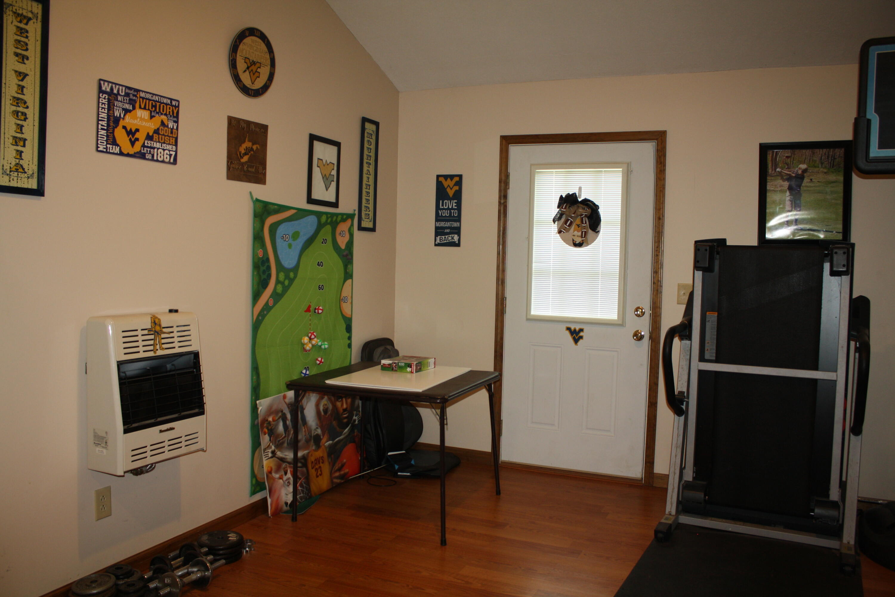 62 Howards Branch Road Hinton, WV 25951 - Photo 44 of 53 Family Room