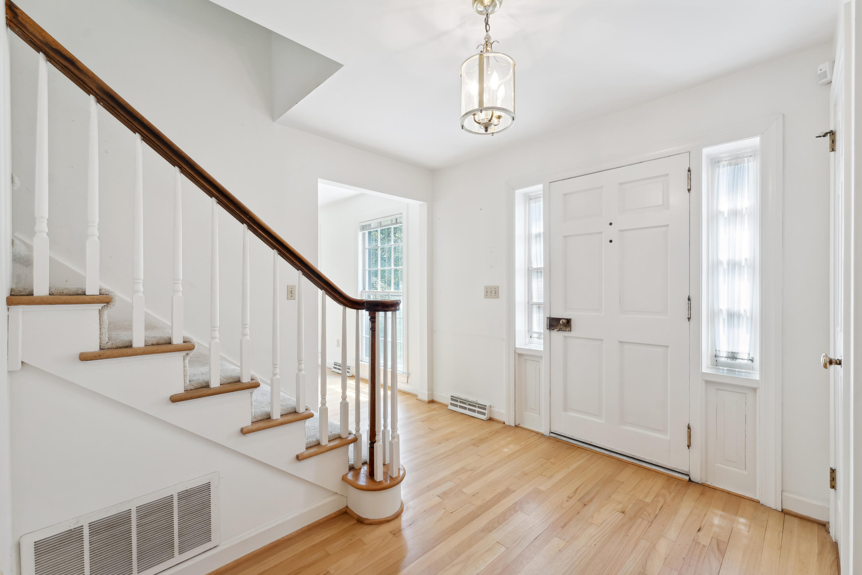 22 Sussex Road Charleston, SC 29407 - Photo 5 of 38 Entry Foyer