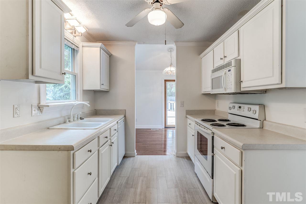 6309 Oakbrook Circle Raleigh, NC 27609 - Photo 11 of 21 Gallery Image 11