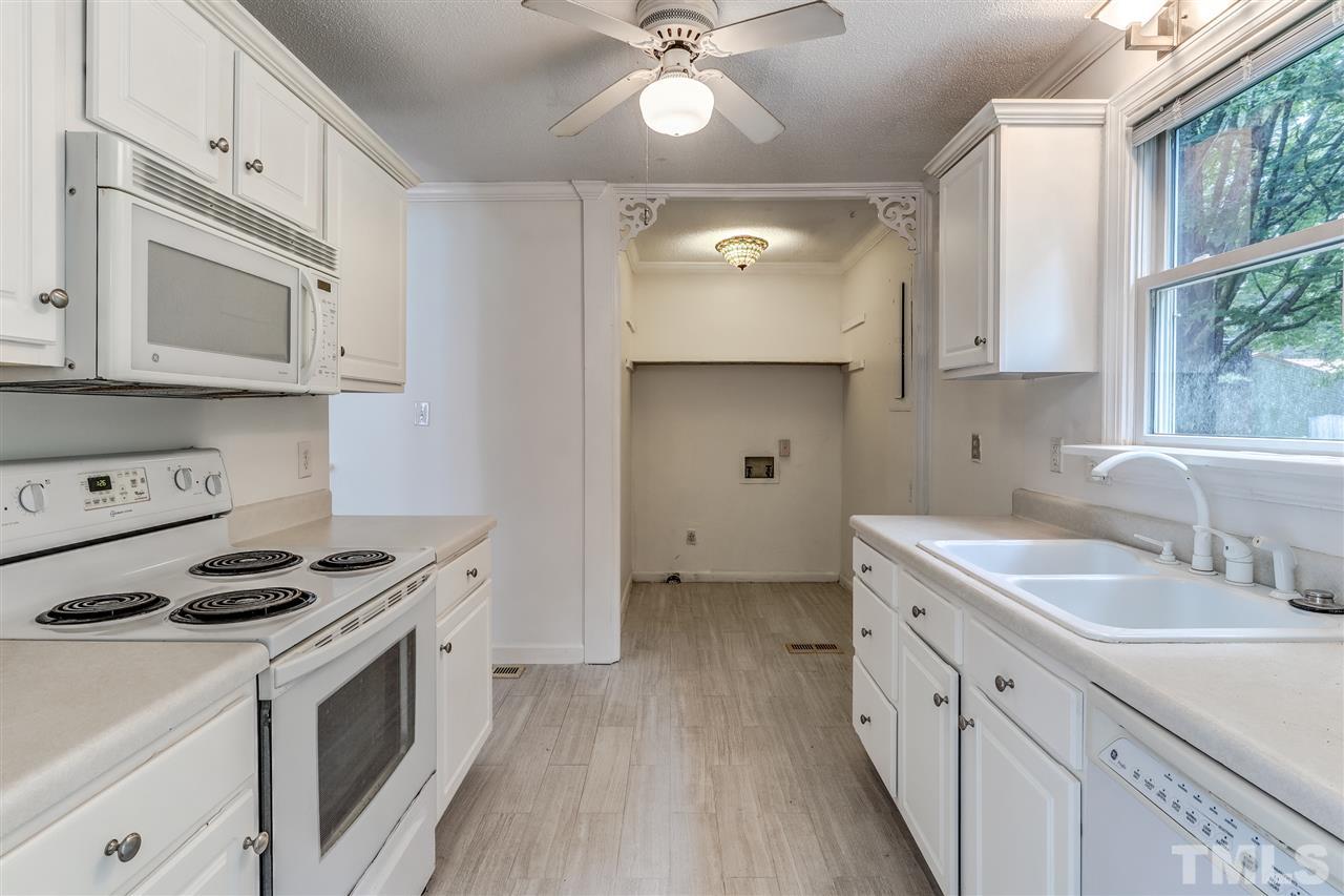 6309 Oakbrook Circle Raleigh, NC 27609 - Photo 10 of 21 Gallery Image 10