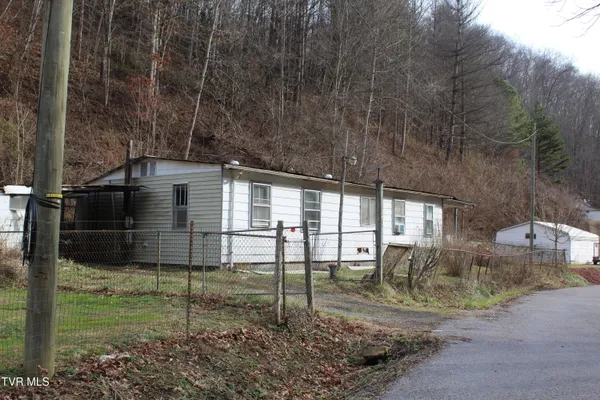 $39,000 | 3179 Ely Pucketts Creek Road, Pennington Gap, VA 24277