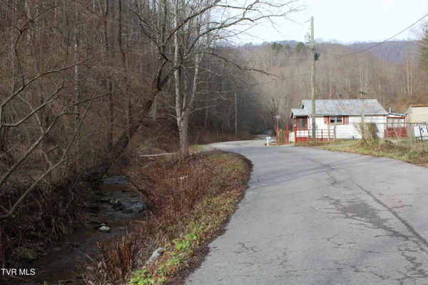 $39,000 | 3179 Ely Pucketts Creek Road, Pennington Gap, VA 24277
