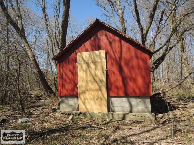 10611 Fisher Road Yale, MI 48097 - Photo 7 of 20