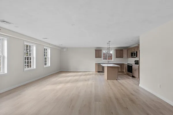 $669,000 | 393 Court Street, Unit 7, Plymouth, MA 02360