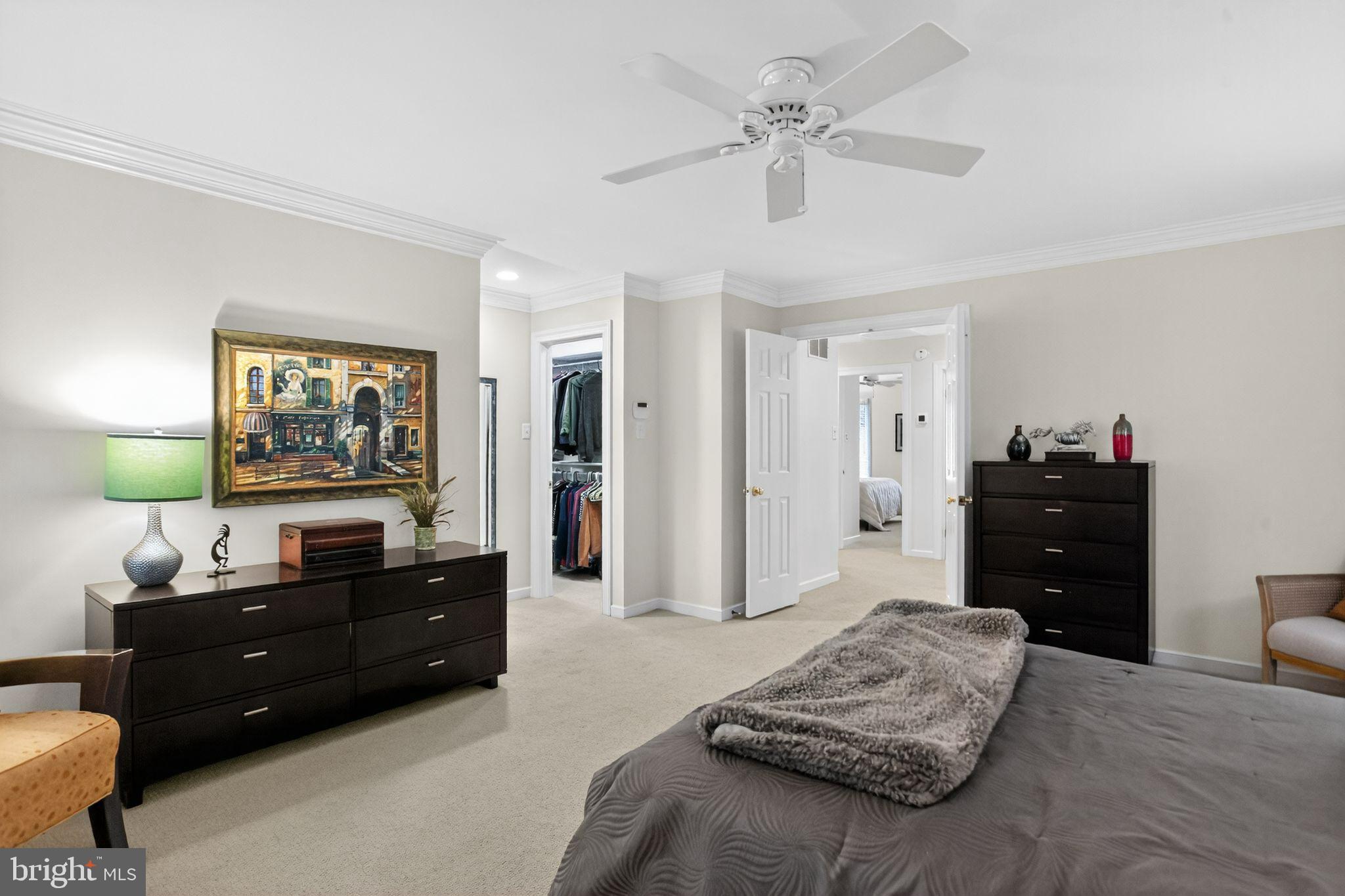 149 Splitrail Lane Blue Bell, PA 19422 - Photo 26 of 40 a living room with furniture and a flat screen tv