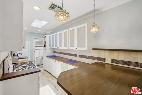 $1,049,000 | 715 Ramage Street, West Hollywood, CA 90069