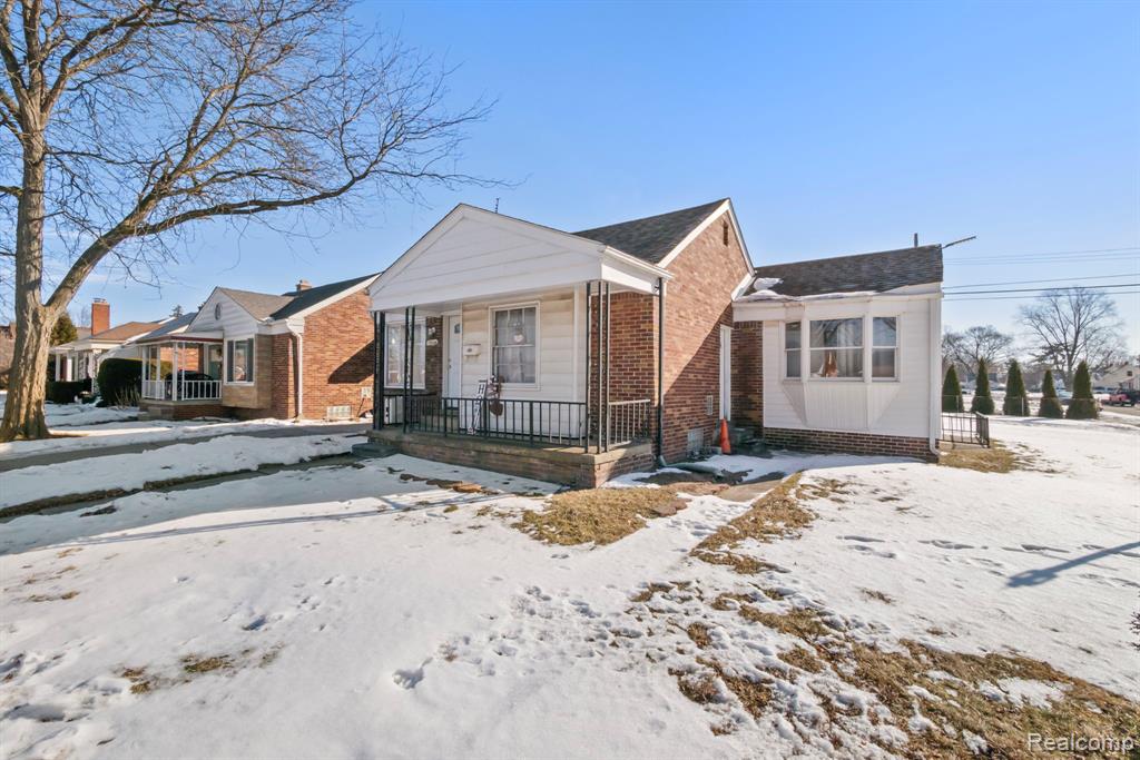 7739 Rosedale Boulevard Allen Park, MI 48101 - Photo 2 of 28