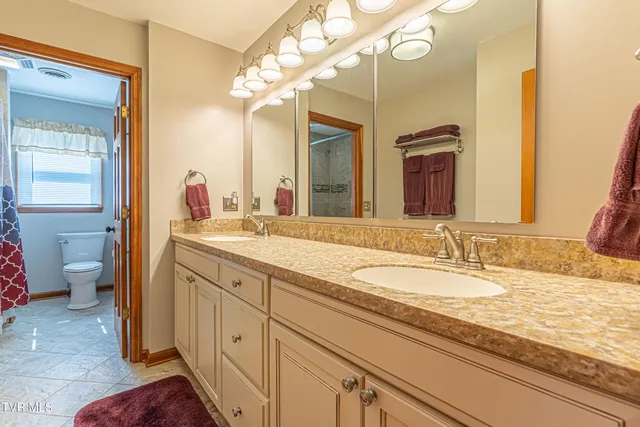 $550,000 | 19422 Stirrup Drive, Abingdon, VA 24211