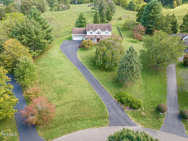 $550,000 | 19422 Stirrup Drive, Abingdon, VA 24211