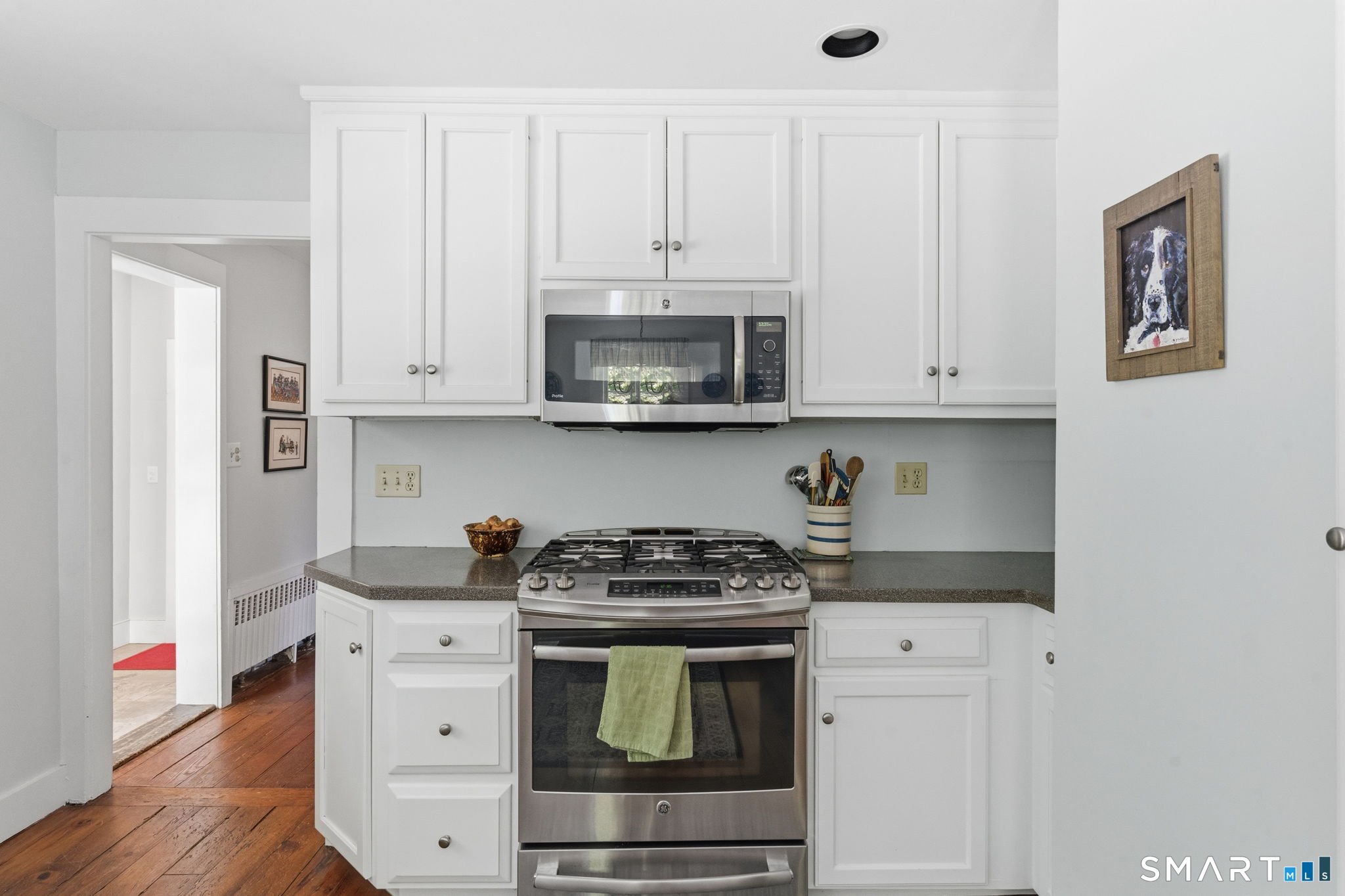 32 Juniper Road Bloomfield, CT 06002 - Photo 18 of 38