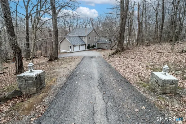 $629,900 | 8 Pebble Lane, New Milford, CT 06776