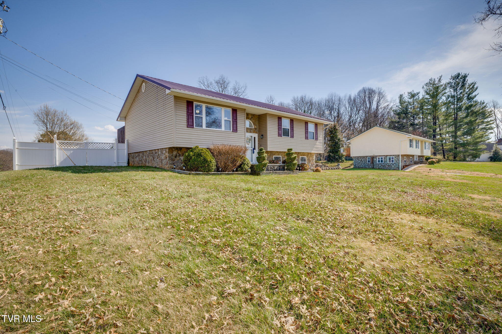 145 Morgan Lane Fall Branch, TN 37656 - Photo 4 of 29 002