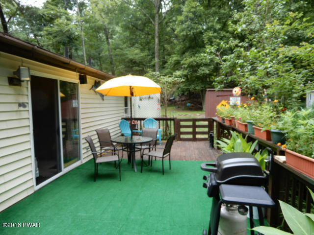 2111 Fawn Lane Bushkill, PA 18324 - Photo 5 of 22