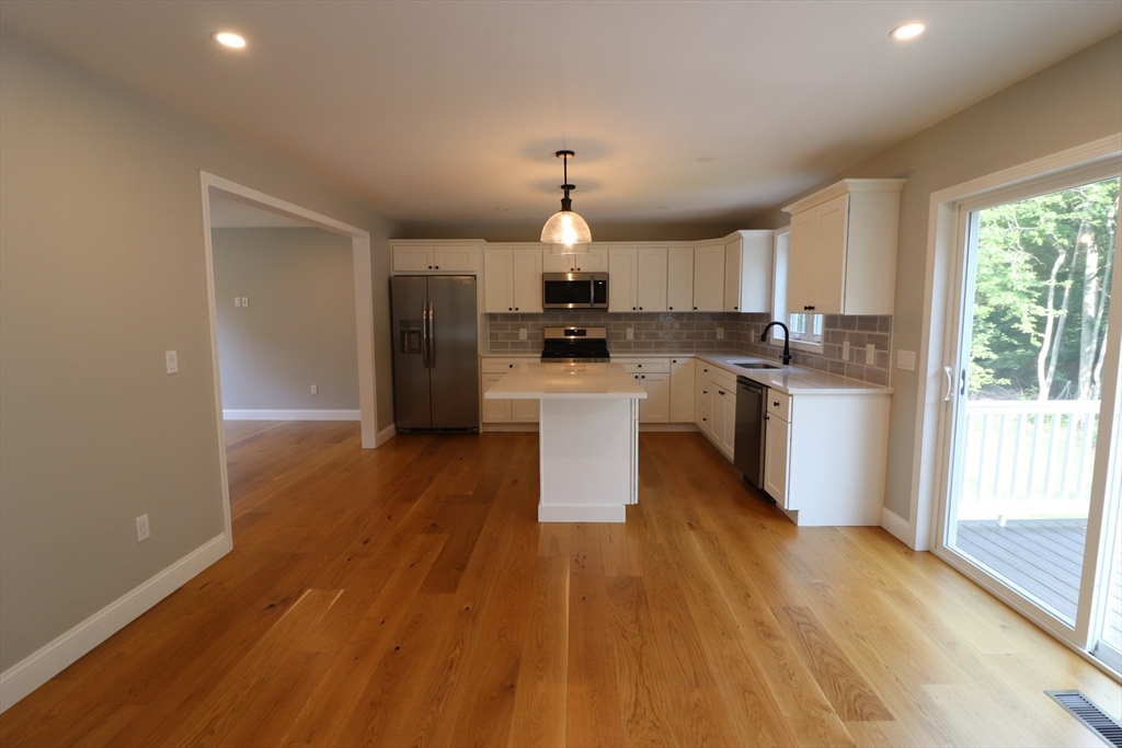 35 Glendale Road, Unit 1 Tiverton, RI 02878 - Photo 11 of 23