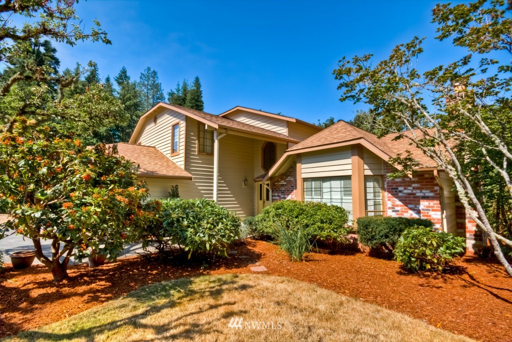 9400 High Street Edmonds, WA 98020 - Photo 1 of 25 Gallery Image 1