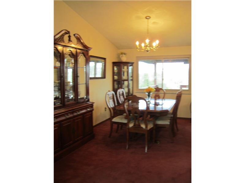 22 Rizzi Drive Irwin, PA 15642 - Photo 3 of 23 Dining Room.
