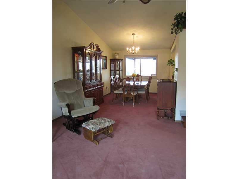 22 Rizzi Drive Irwin, PA 15642 - Photo 4 of 23 Dining Room.