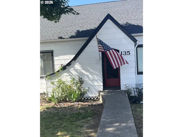 $251,900 | 135 East Broadway Street, Goldendale, WA 98620