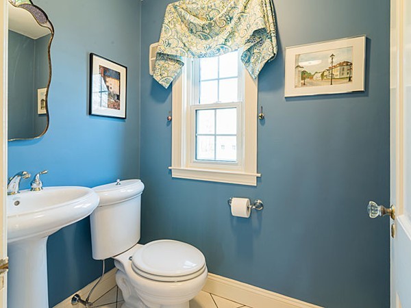 201 Russett Road Brookline, MA 02467 - Photo 10 of 26 Gallery Image 10
