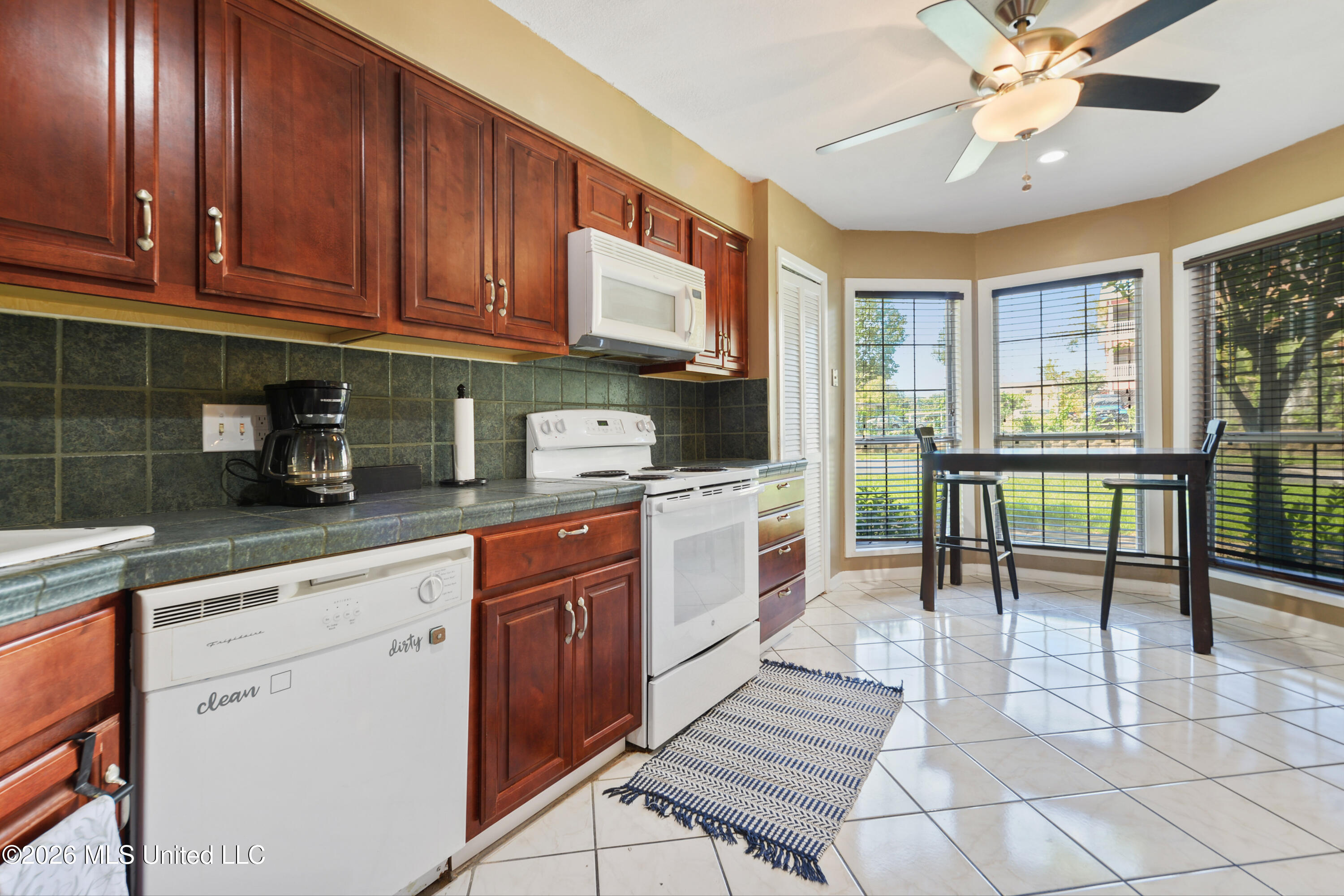 928 Courthouse Road, Unit 48 Gulfport, MS 39507 - Photo 10 of 22 011