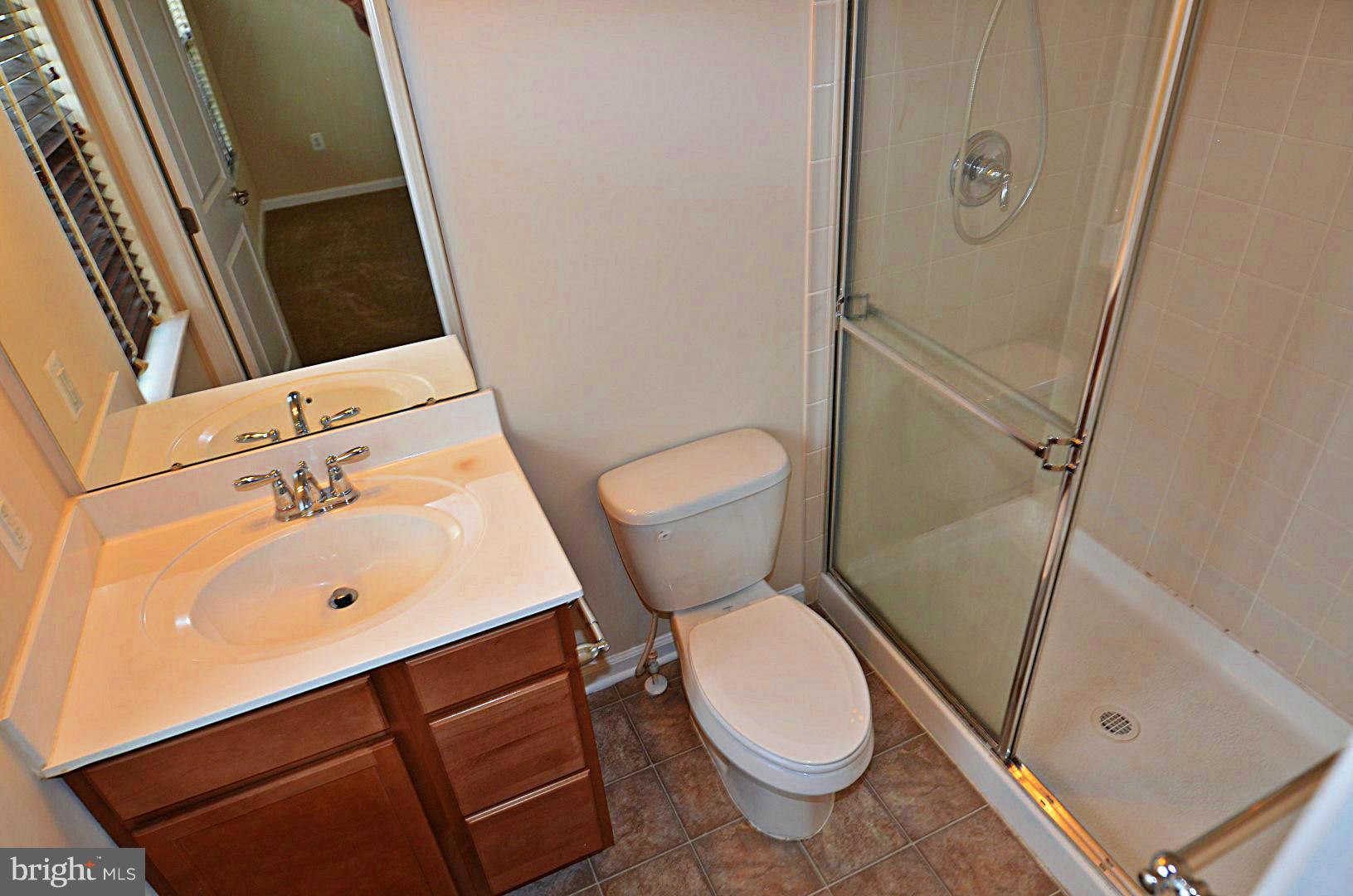 105 Alba Road Fredericksburg, VA 22405 - Photo 11 of 17 Bath (Master)