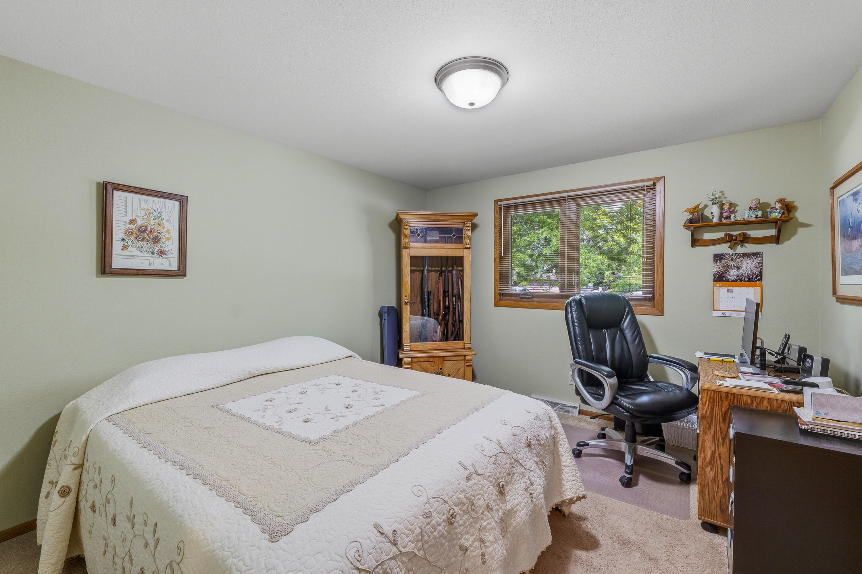 1237 Audubon Road Howards Grove, WI 53083 - Photo 15 of 31 Bedroom 3