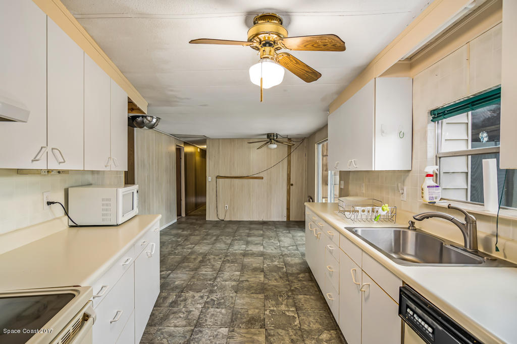 4510 Hog Valley Road Mims, FL 32754 - Photo 28 of 39 Kitchen