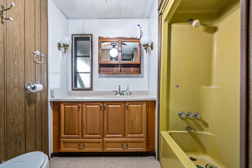 4510 Hog Valley Road Mims, FL 32754 - Photo 31 of 39 Bathroom
