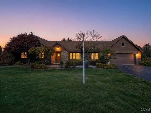 $529,900 | 462 Foxwood Terrace, Oneida, NY 13421