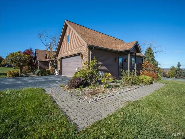 $529,900 | 462 Foxwood Terrace, Oneida, NY 13421