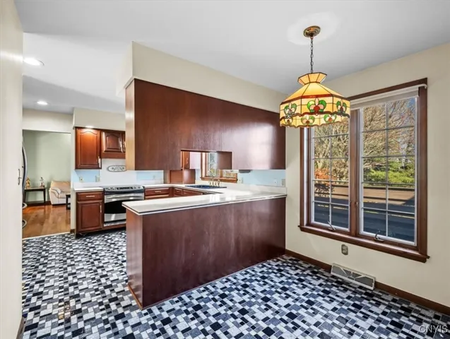 $529,900 | 462 Foxwood Terrace, Oneida, NY 13421