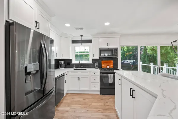 $700,000 | 47 Croman Court, Hazlet, NJ 07730