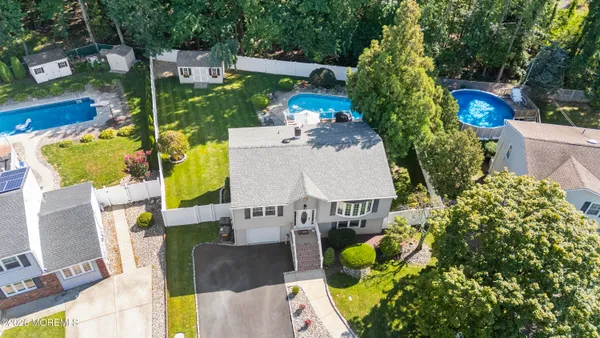 $700,000 | 47 Croman Court, Hazlet, NJ 07730